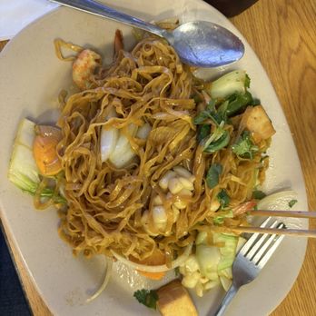 Saigon Deli - Stirfry egg noodles with seafood. - Vietnamese Near Me - Tampa, Florida