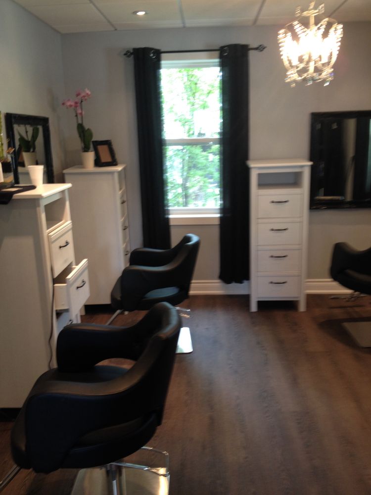 The Hair Boutique King City Logo