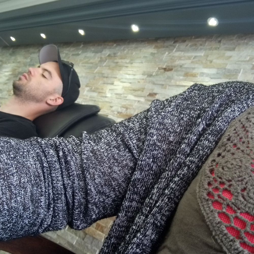 A Plus Nails & Spa - Compared to the shops around the location, this one is definitely top 5 for the best decor! The smallest touches make a huge difference - Nail Salons Near Me - Newmarket, Ontario