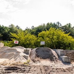 Modern Turf - Columbia - Got a big landscaping job? We offer great selections on mulch, sand, gravel, and compost.
