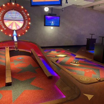 Puttshack - Houston - Ruby Course - Mini Golf Near Me - Houston, Texas