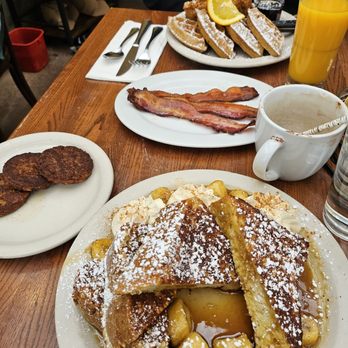 Screen Door - PDX - Banana French toast and chicken and waffles and an empty but delicious hot chocolate - Southern Near Me - Portland, Oregon Screen Door - PDX - Banana French toast and chicken and waffles and an empty but delicious hot chocolate - Southern Near Me - Portland, Oregon