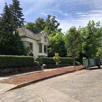 Campbell House Inn - Street view of the inn - Hotels Near Me - Eugene, Oregon Campbell House Inn - Street view of the inn - Hotels Near Me - Eugene, Oregon