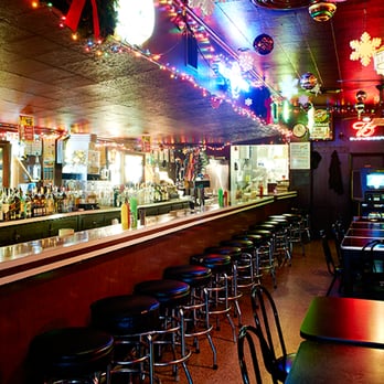 Dusty's Bar - Long view of the bar. - Burgers Near Me - Minneapolis, Minnesota
