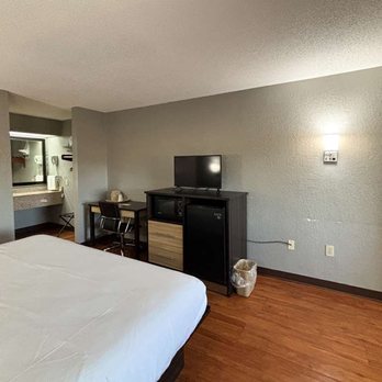 Econo Lodge - Motel Prattville AL Single King - Hotels Near Me - Prattville, Alabama Econo Lodge - Motel Prattville AL Single King - Hotels Near Me - Prattville, Alabama