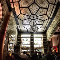 Gin 71 - Inside at the bar