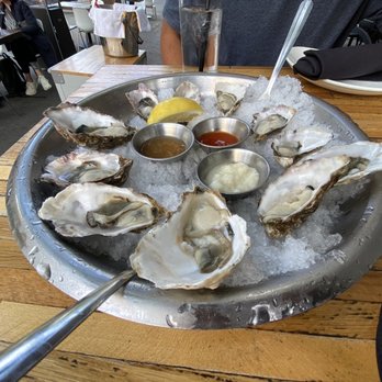 District - Oakland - Wine Bars Near Me - Oakland, California
