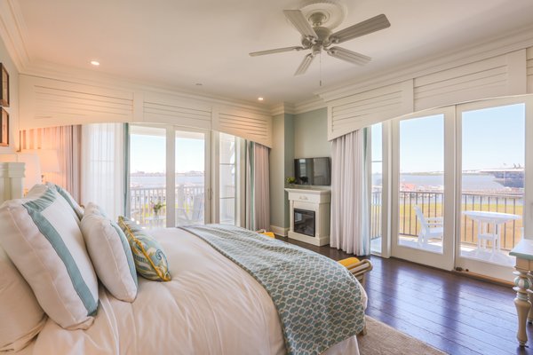 The Beach Club at Charleston Harbor Resort and Marina by null