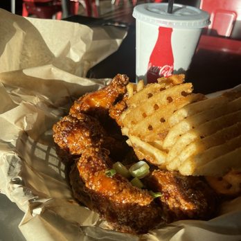 Chi-Kin - Thai Chili 10 pc wings (fries not included. I ate my kids fries. You can order a side of fries.) drink sold separate, unlimited refills! - Korean Near Me - Orlando, Florida