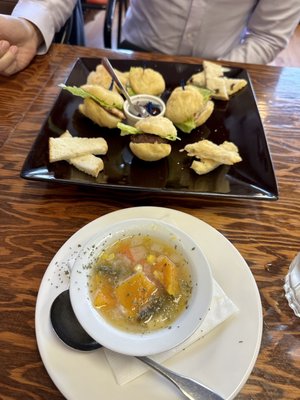 Tea N Bannock by null