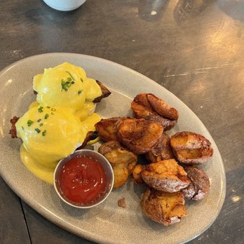 King & Rye - House Smoked Bacon Benedict - Southern Near Me - Alexandria, Virginia King & Rye - House Smoked Bacon Benedict - Southern Near Me - Alexandria, Virginia