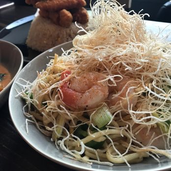 KRUA Thai - Garlic noodle with shrimp - Asian Fusion Near Me - San Francisco, California KRUA Thai - Garlic noodle with shrimp - Asian Fusion Near Me - San Francisco, California