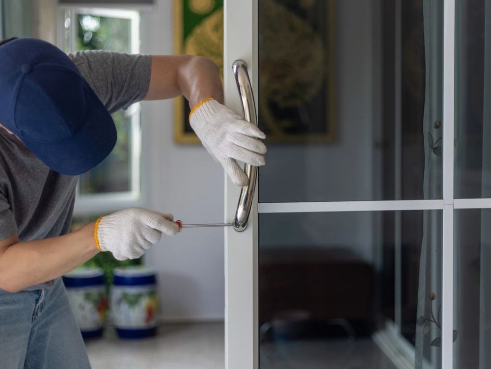 Slide of Sat Design Handyman