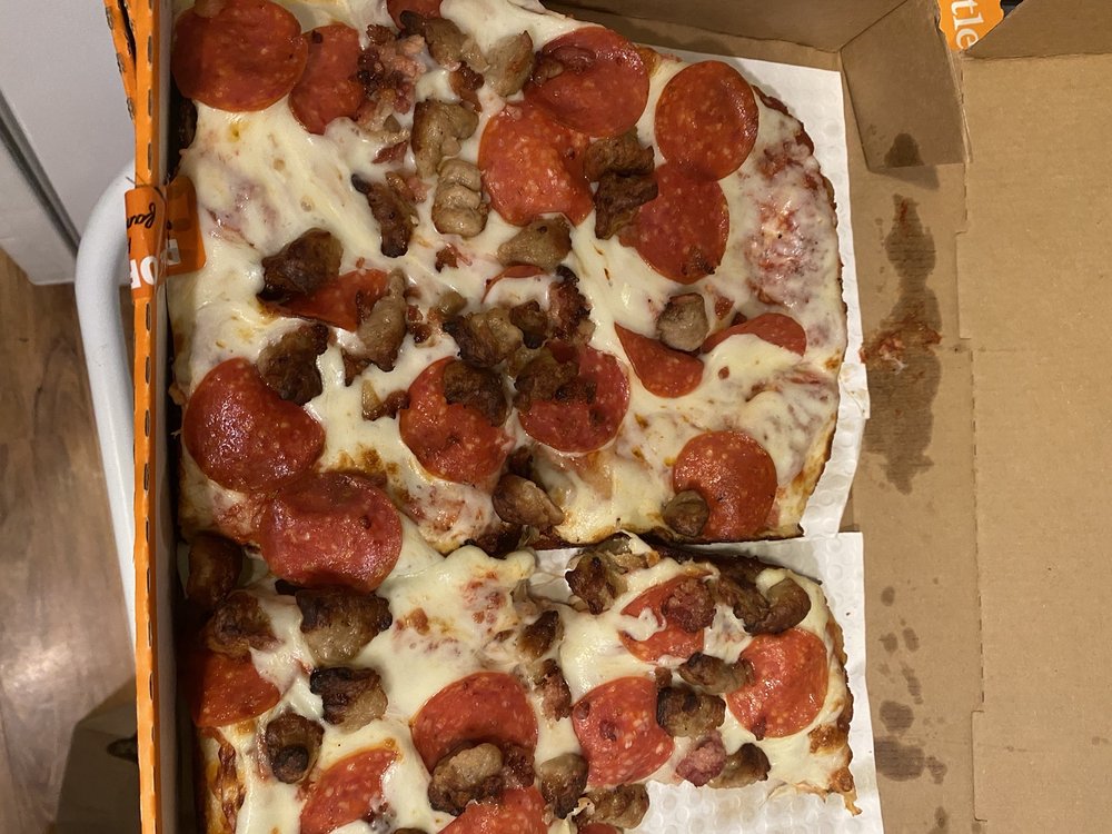 LITTLE CEASERS PIZZA Updated May 2024 24 Reviews 800 Seneca Rd