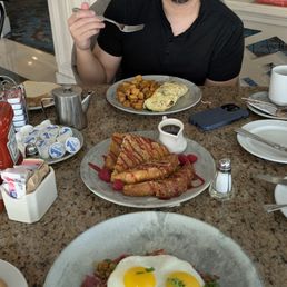 Corn beef hash, Crunch French Toast and omelette Corn beef hash, Crunch French Toast and omelette