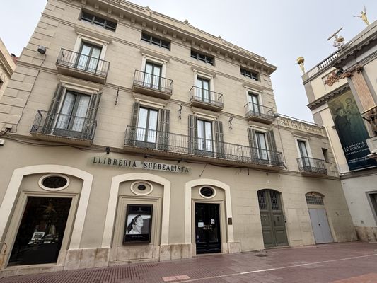 Dalí Theatre-Museum by null