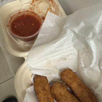 Papa Guido’s Pizza - Mozzarella Sticks - Pizza Near Me - Redondo Beach, California Papa Guido’s Pizza - Mozzarella Sticks - Pizza Near Me - Redondo Beach, California