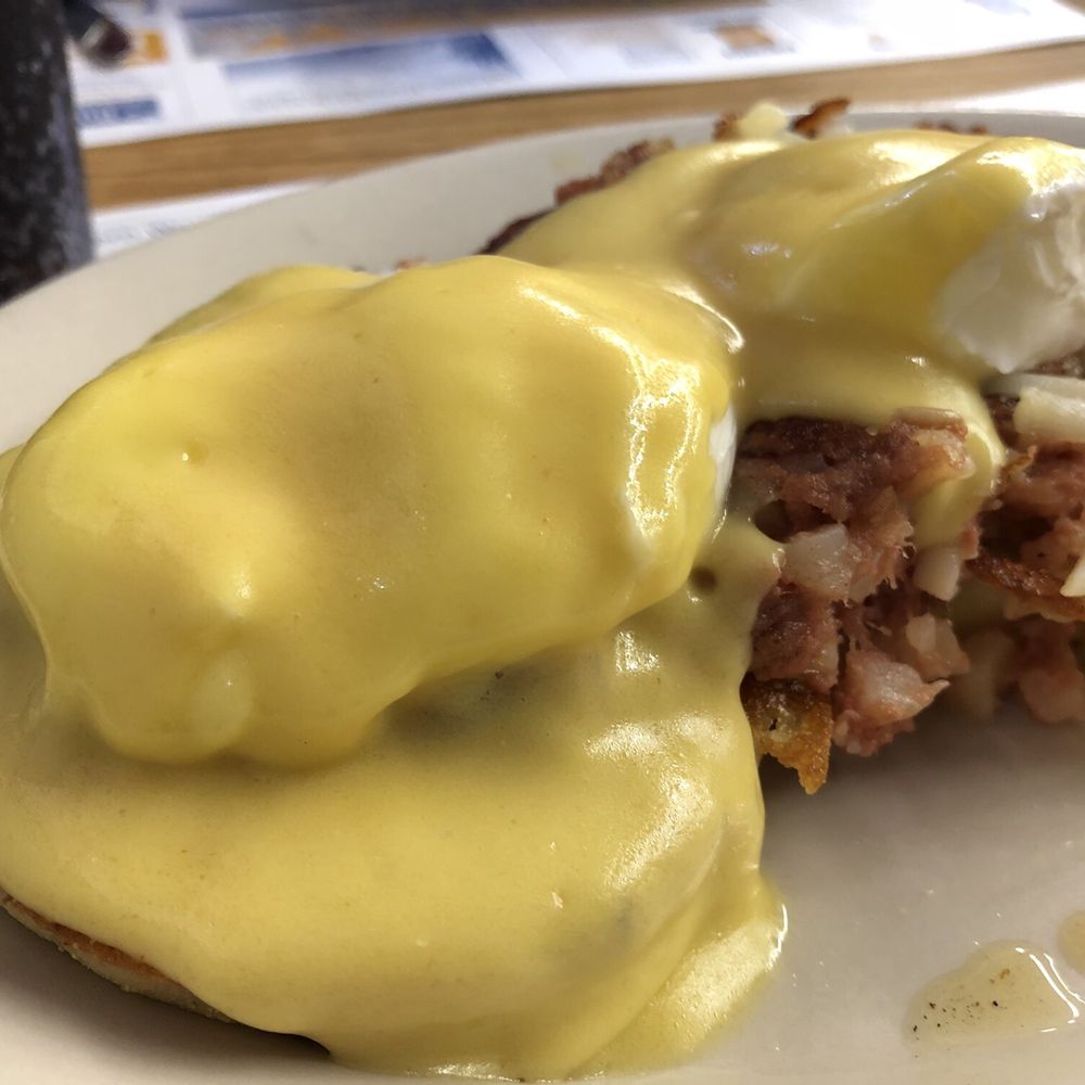 Kopper Kettle - Irish eggs benedict. The hollandaise was fantastic!! - Sandwiches Near Me - Topsham, Maine