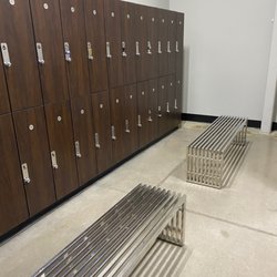 Fitness Haus - Women's locker room
