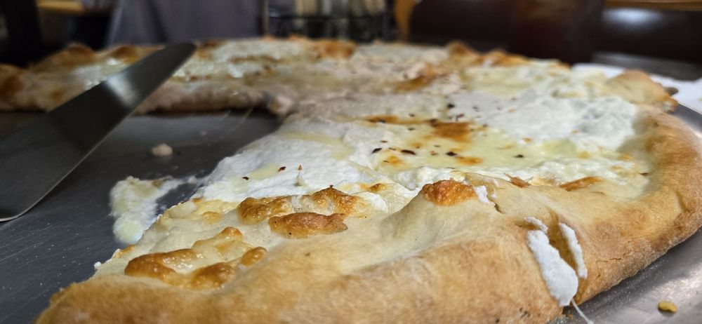 Villaggio's Pizzeria Logo