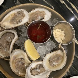 Seaport Social - 1/2 dozen oysters