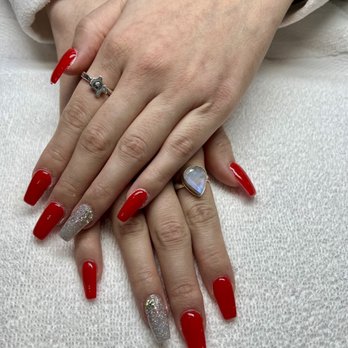Sky Nails Spa - Christmas nails by Henry! He does the best job! Done 11/28/23. - Nail Salons Near Me - Kent, Washington Sky Nails Spa - Christmas nails by Henry! He does the best job! Done 11/28/23. - Nail Salons Near Me - Kent, Washington