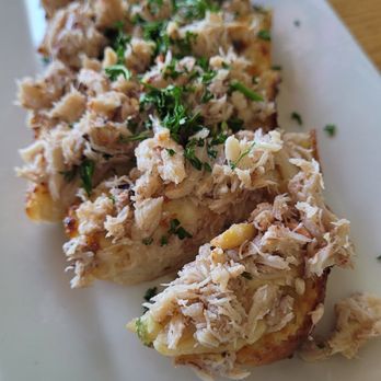Flying Fish & Grill - Crabby cheesy garlic bread to die for - Seafood Near Me - Half Moon Bay, California