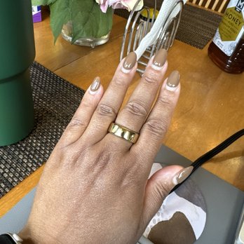 TD’s Nail Salon - Original nails with bad shaping, lack of proper product on sidewalls, poor polish coverage, and lifting from the base of the nail. - Waxing Near Me - Oak Lawn, Illinois