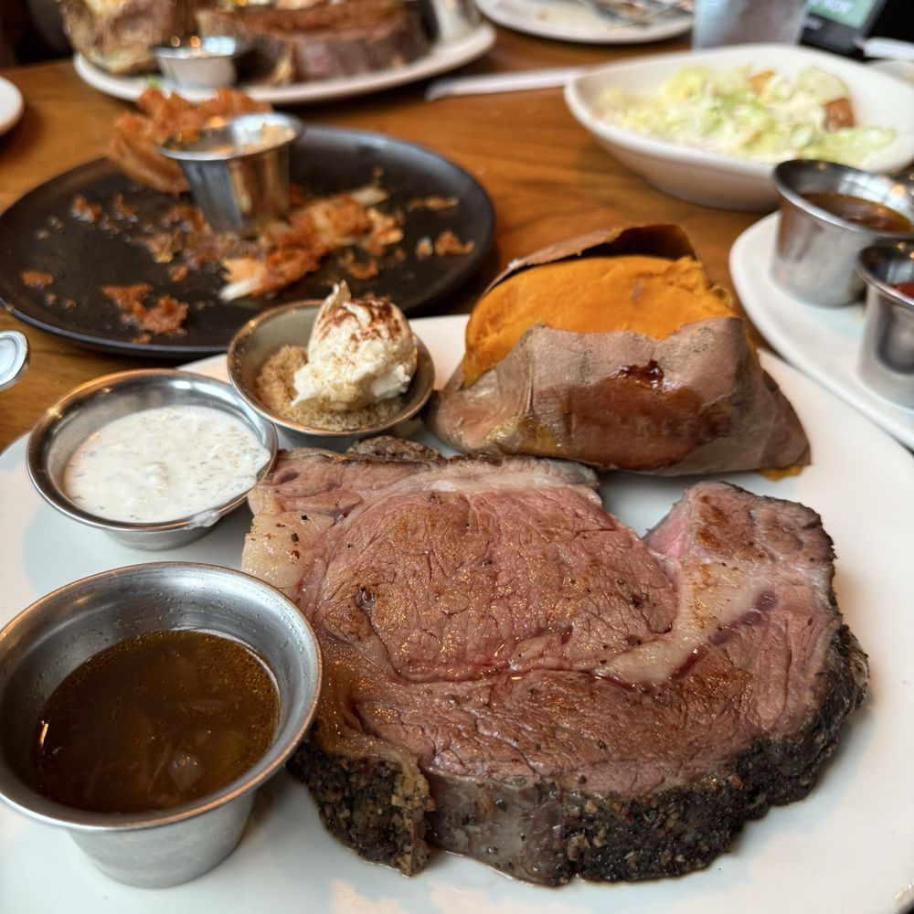 Slow Roasted Prime Rib with sweet potato (IG@confession.of.a.foodie) Slow Roasted Prime Rib with sweet potato (IG@confession.of.a.foodie)
