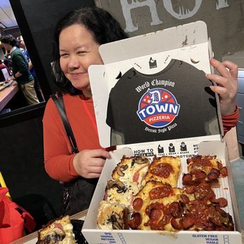 DTown Pizzeria - Pizza Near Me - Canoga Park, California