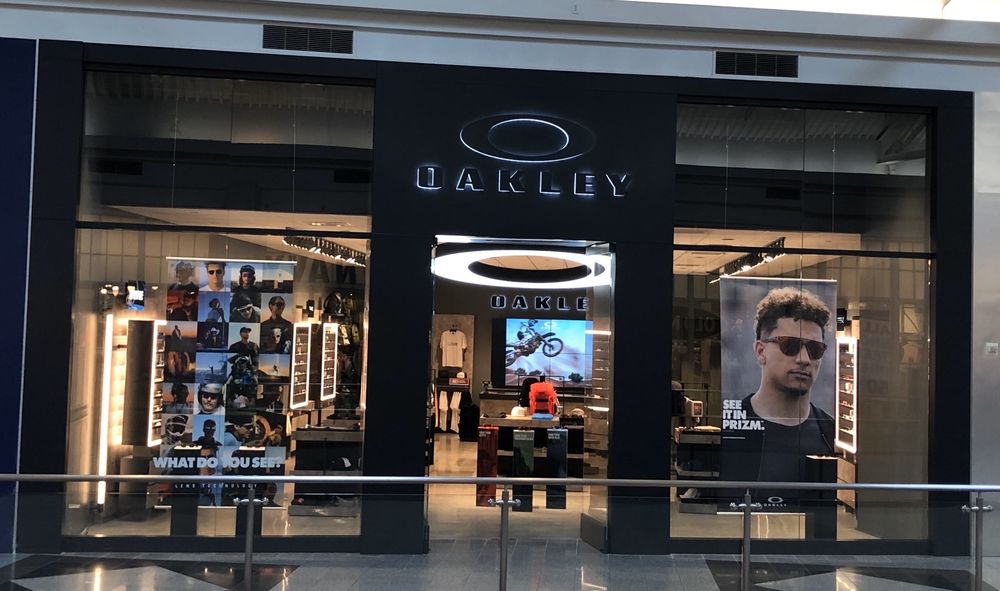 OAKLEY STORE 40820 Winchester Rd, Temecula, California Accessories