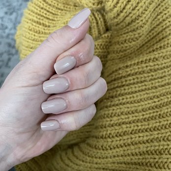 Ezzie Nails & Spa - Nail Salons Near Me - Geneva, Illinois