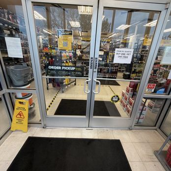 Advance Auto Parts - Entrance - Auto Parts & Supplies Near Me - Thornton, Colorado