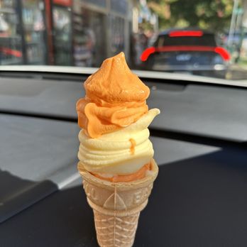 Meadowlark Dairy - Pumpkin spice and pineapple frosty cone - Ice Cream & Frozen Yogurt Near Me - Pleasanton, California Meadowlark Dairy - Pumpkin spice and pineapple frosty cone - Ice Cream & Frozen Yogurt Near Me - Pleasanton, California