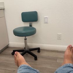 Gavilan Foot Care - Kaveh Akhbari, DPM,PC - Had a bad Calis on bottom of left foot.