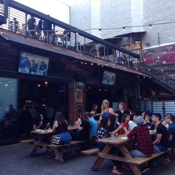 Mad Oak - Bars Near Me - Oakland, California