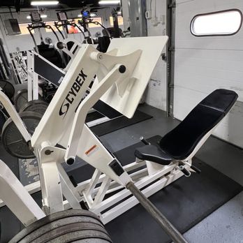 Prolifters Gym - Cybex leg press - Gyms Near Me - Malden, Massachusetts Prolifters Gym - Cybex leg press - Gyms Near Me - Malden, Massachusetts