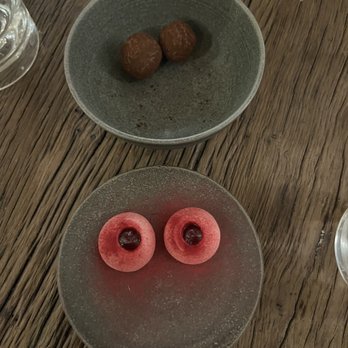 Geosmine - Desserts that taste like air - Restaurants Near Me - Paris