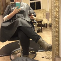 507 Spa + Salon - Stephanie is so accommodating! She got me a glass of wine while my color was processing!!