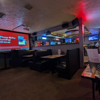 Thrashers Pub & Broiler - Indoors. - American Near Me - Bothell, Washington