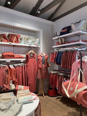Murray's Toggery Shop by null