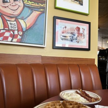 Bob’s Big Boy - Art at Bob's - American Near Me - Burbank, California