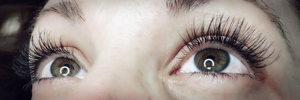 Saratoga Lashes and Skincare at Living Well Spa Logo