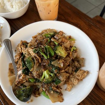 In-On Thai - 48. Pad See-Ew - Thai Near Me - Chicago, Illinois