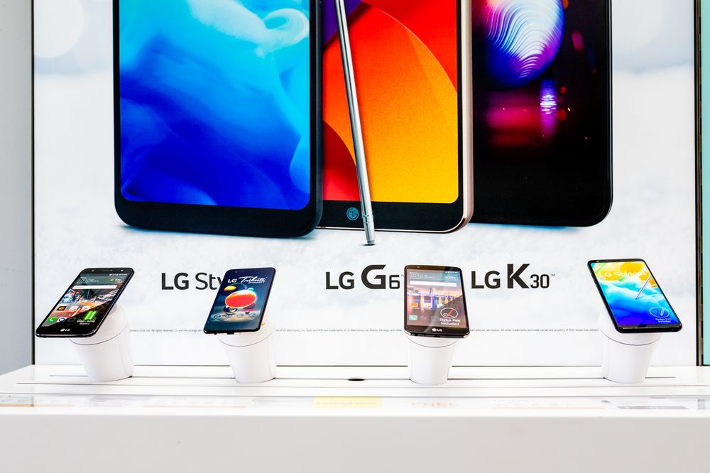 BOOST MOBILE BY MOBILE ONE WIRELESS BROADWAY AVE BROOKLYN PARK 7631