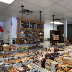 Dutch Delicious Bakery & Deli - Amazing shop and bakery! Definitely worth a stop if you're in the area!