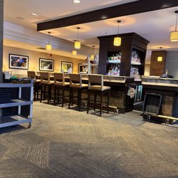 Elements Lounge