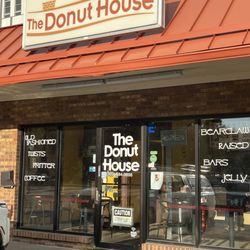 The Donut House - Store Front