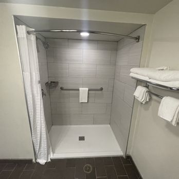 Sleep Inn Historic - Shower - Hotels Near Me - Williamsburg, Virginia Sleep Inn Historic - Shower - Hotels Near Me - Williamsburg, Virginia