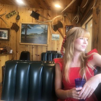 Bear Wallow Cafe - Bear Wallow dinning room. - American Near Me - Alpine, Arizona